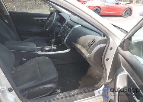 2015 Nissan Altima 2.5 S z USA, uszkodzony, nr VIN 1N4AL3AP6FN329652